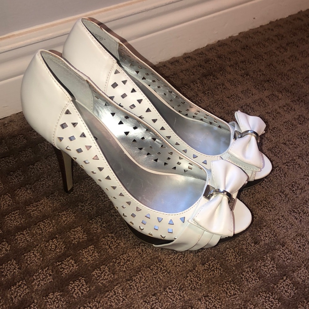 White Guess Open Toe Heel
